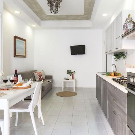 Italian Experience-La Rondine Apartment ปอร์โตเรกานาติ ภายนอก รูปภาพ