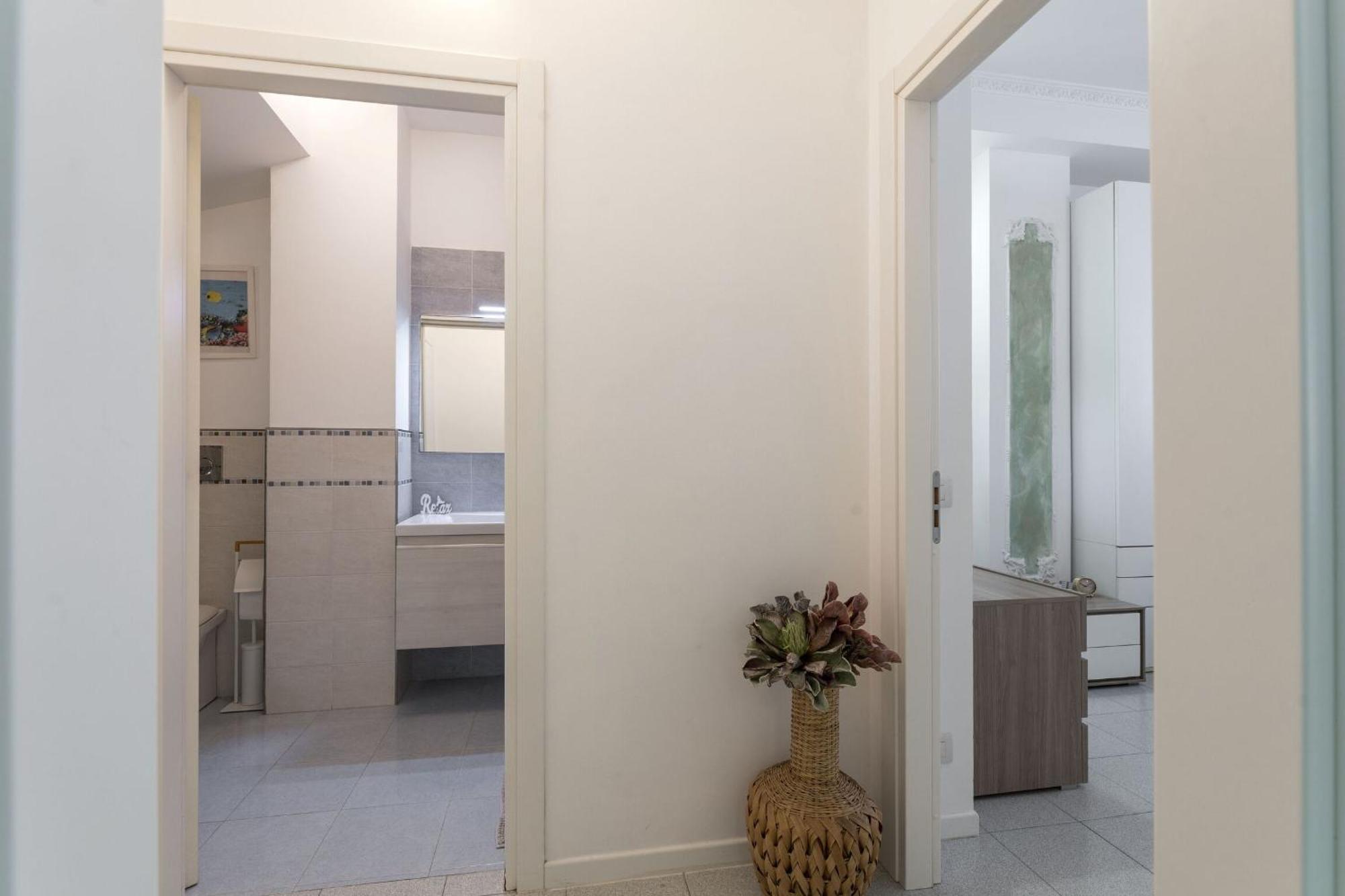 Italian Experience-La Rondine Apartment ปอร์โตเรกานาติ ภายนอก รูปภาพ